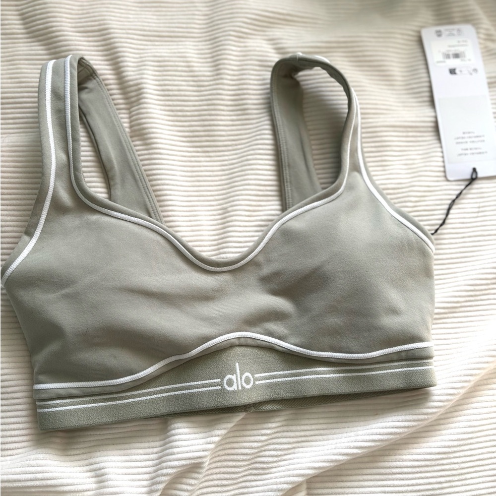 ALO Yoga limestone heart throb bra